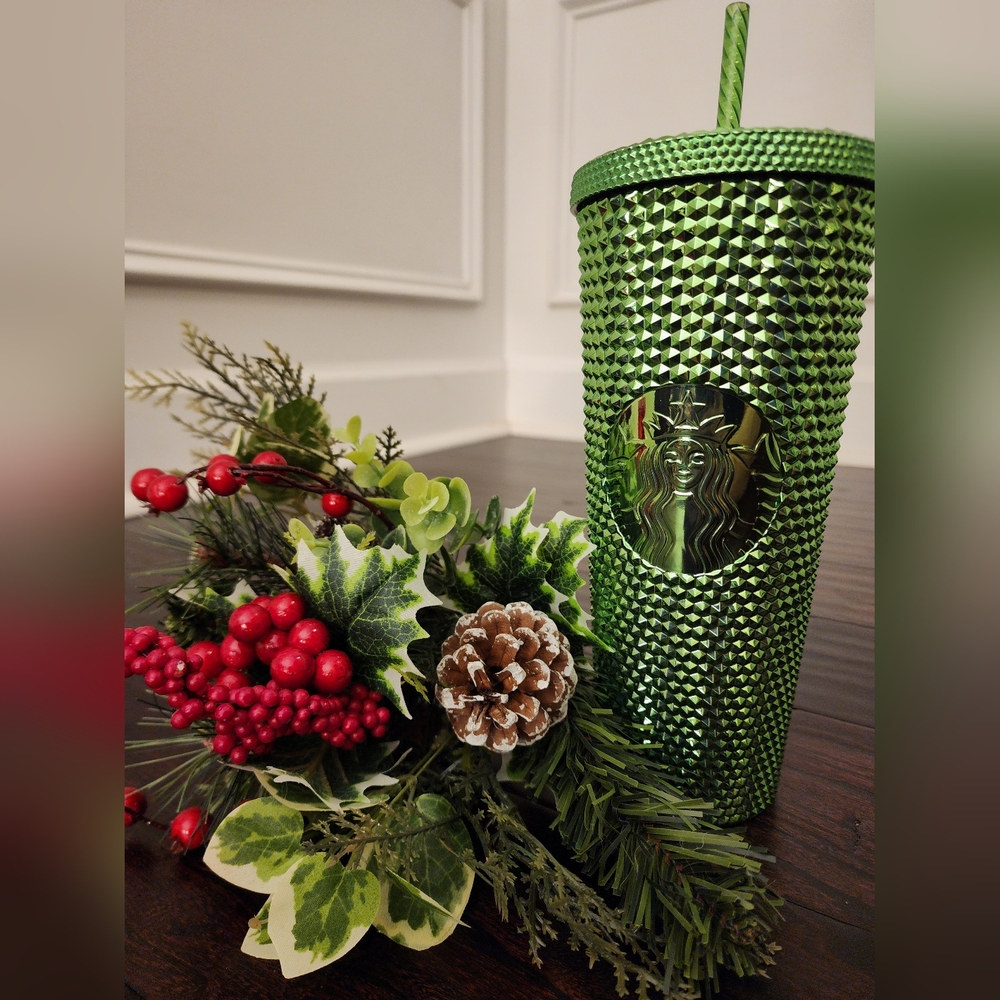 NEW Ltd Edition Starbucks Target 2023 Holiday Green Chrome Studded Venti Tumbler